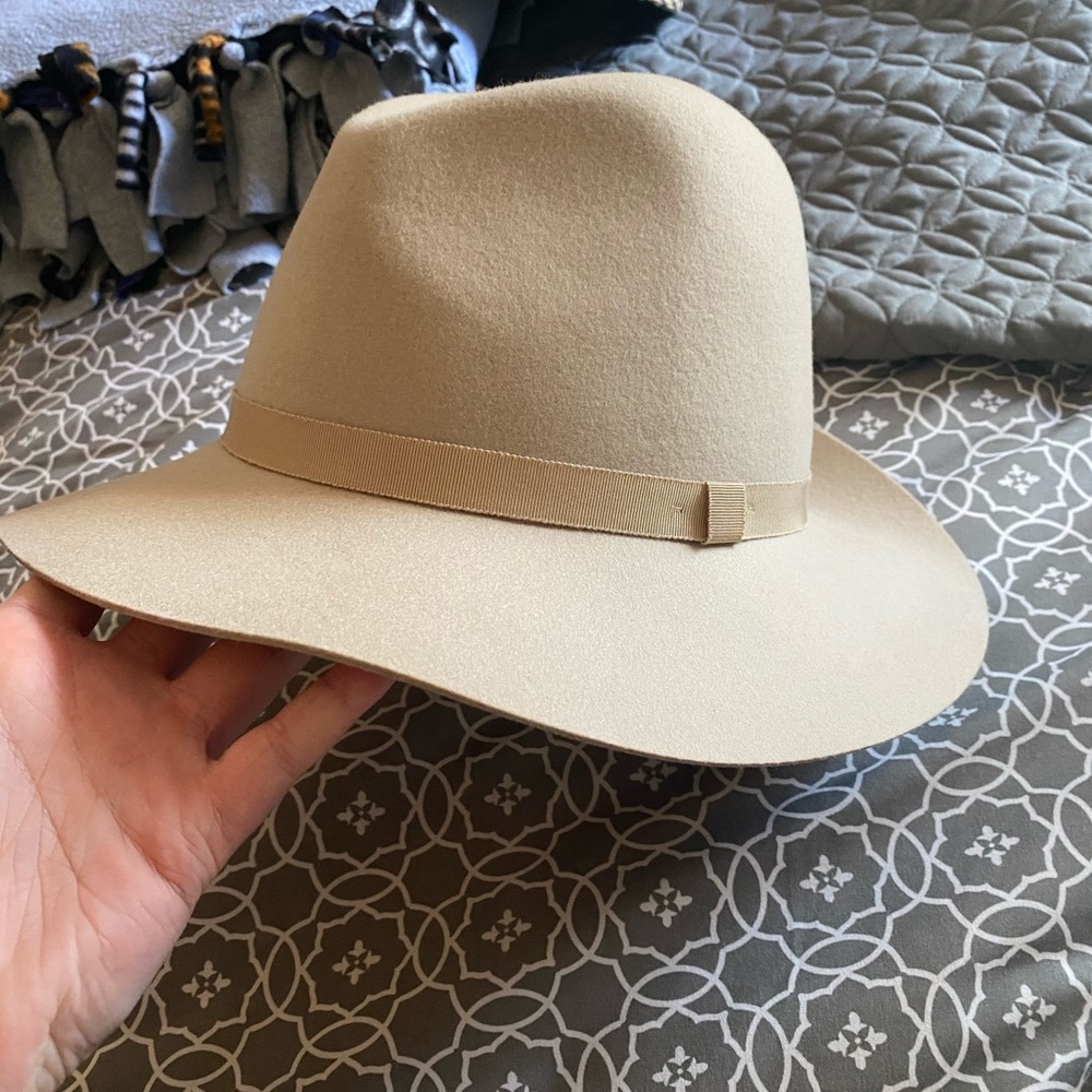 NWT Aritzia Tan Women's Hat